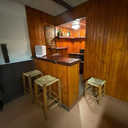 Taverna Interrata Con Biliardo Per Eventi. Appartement *