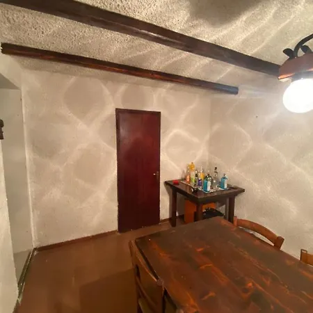 Appartement Taverna Interrata Con Biliardo Per Eventi. *
